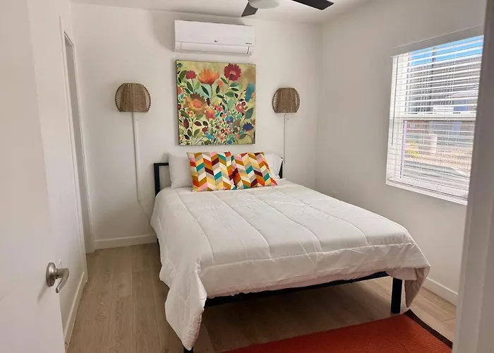 Violet Casita Tempe