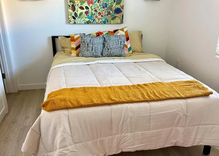 Violet Casita Apartment